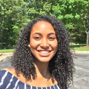 Meet your Posher, Maya